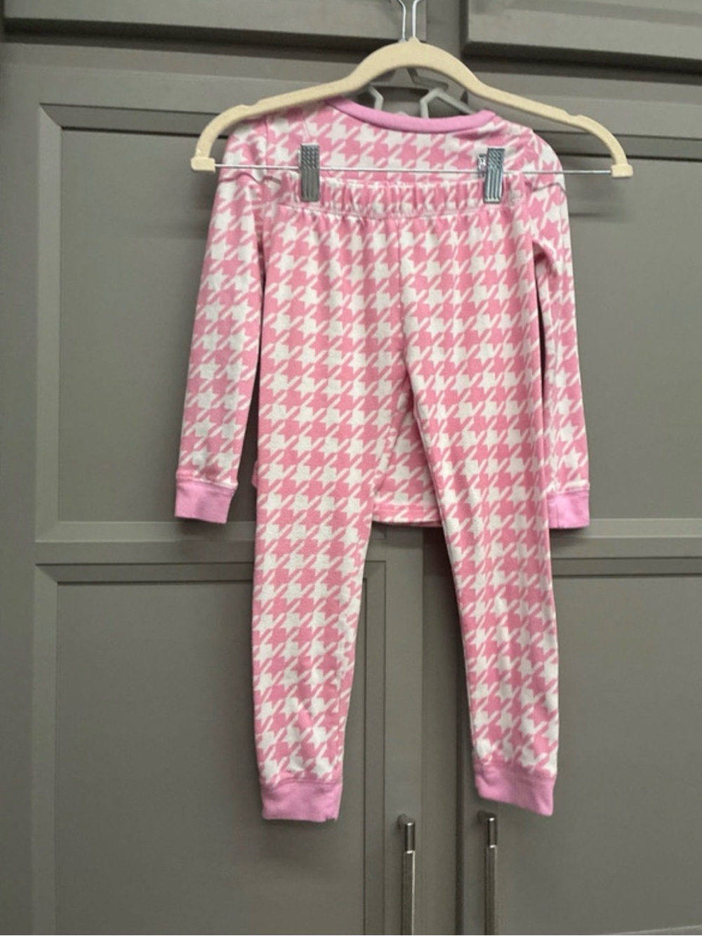 Sleep On It Pink and White Houndstooth Kids Pajama Set